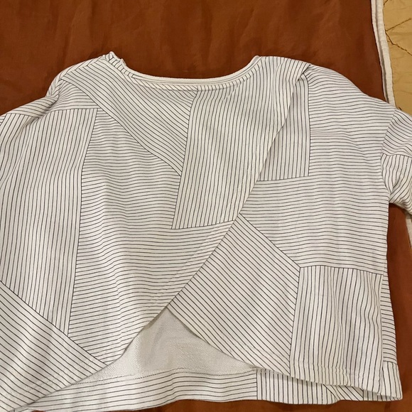 Anthropologie sweatshirt with embroidered pocket - Picture 6 of 6